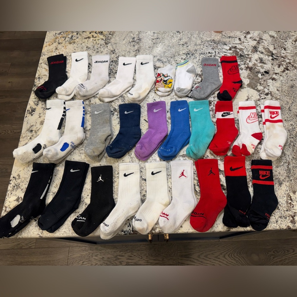28 Pairs of Little Boys Nike Socks XS